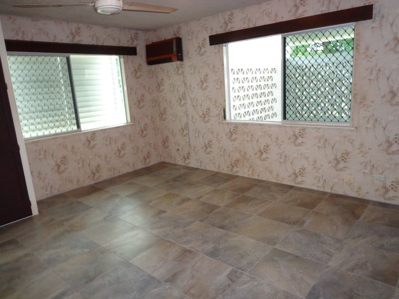 * Ross River Road, Kirwan QLD 4817