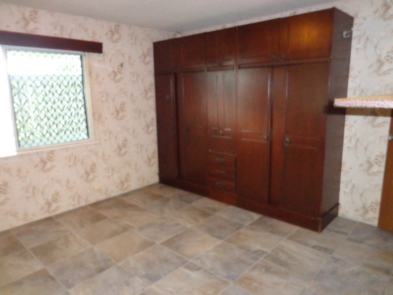 * Ross River Road, Kirwan QLD 4817