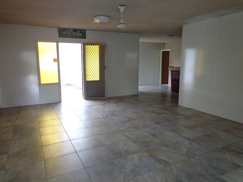 * Ross River Road, Kirwan QLD 4817