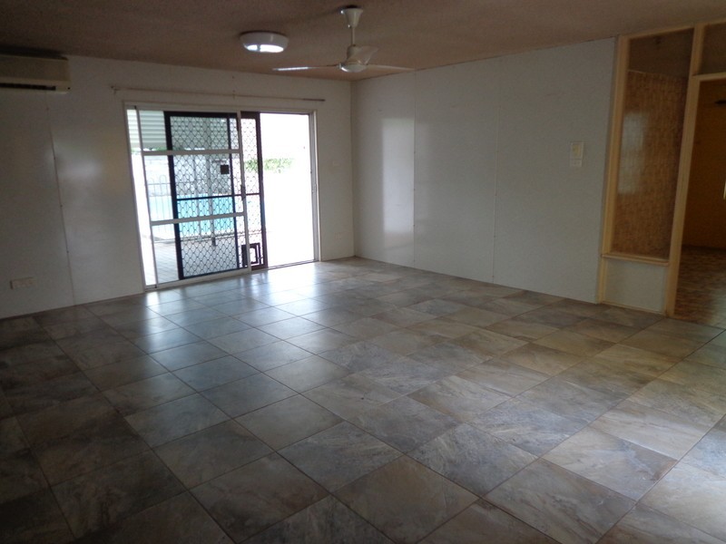 * Ross River Road, Kirwan QLD 4817