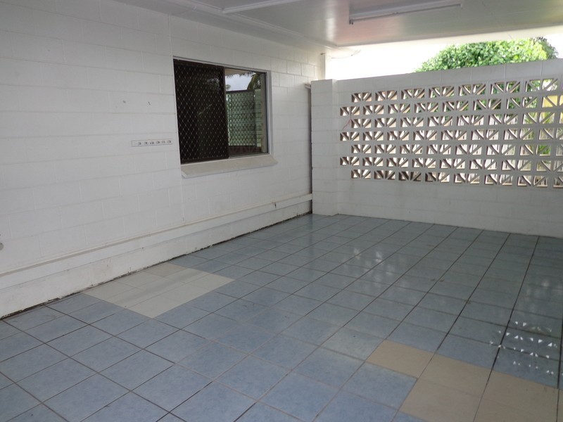 * Ross River Road, Kirwan QLD 4817