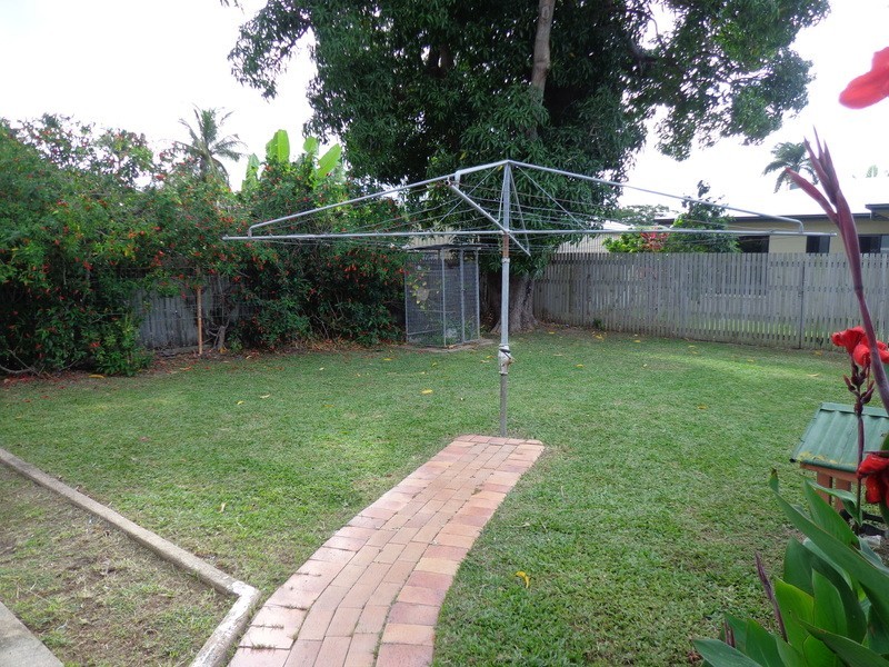 * Ross River Road, Kirwan QLD 4817