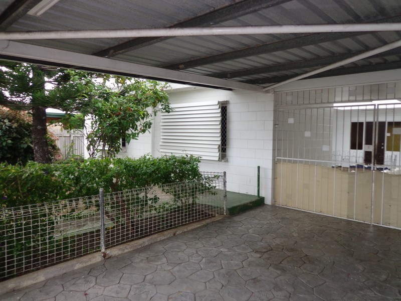 * Ross River Road, Kirwan QLD 4817