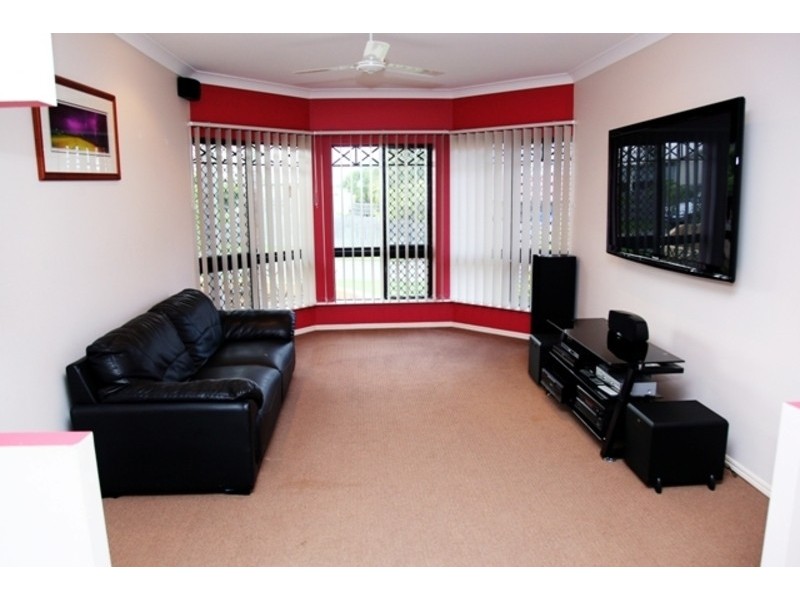 22 Monaro Circuit, Mount Louisa QLD 4814