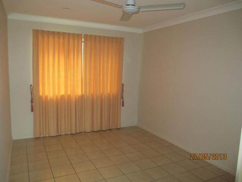 * Riverbend Drive, Douglas QLD 4814