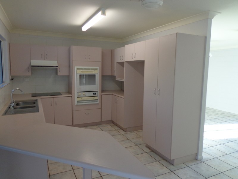 * Leila Avenue, Rasmussen QLD 4815