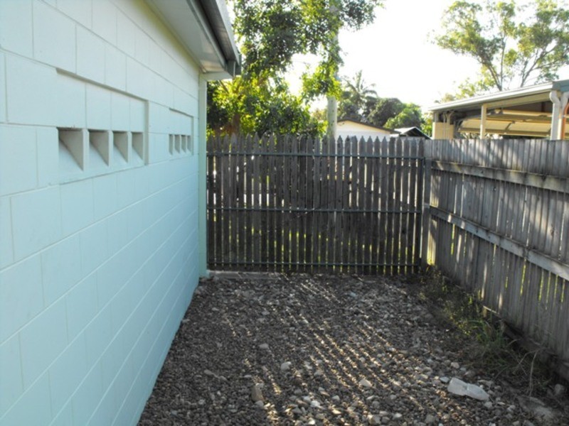 8 Palm Drive, Deeragun QLD 4818