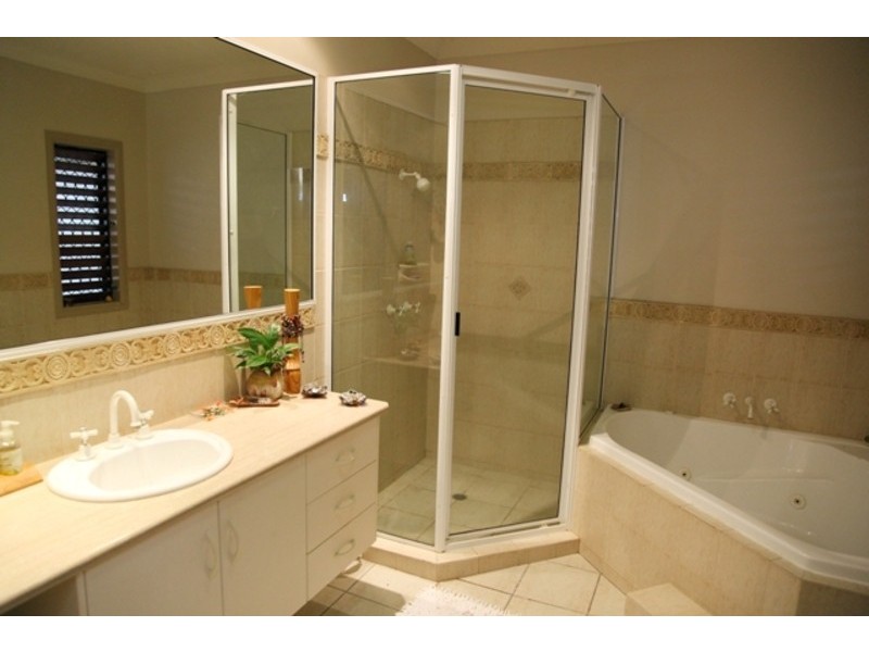 24 LaTrobe Close, Douglas QLD 4814