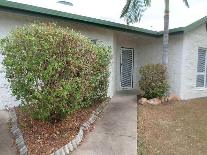 20 Lyndhurst Street, Mount Louisa QLD 4814