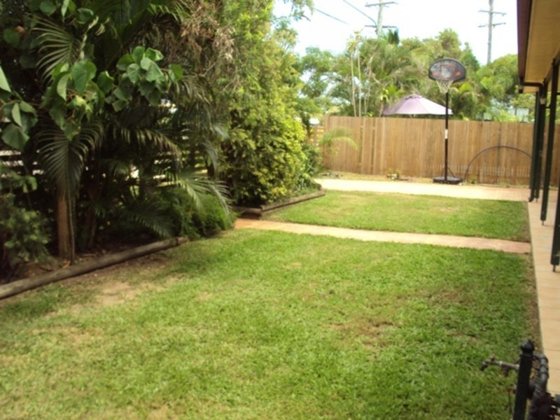 300 Pinnacle Drive, Rasmussen QLD 4815