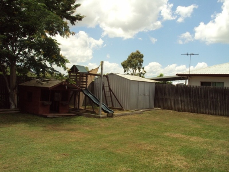 300 Pinnacle Drive, Rasmussen QLD 4815