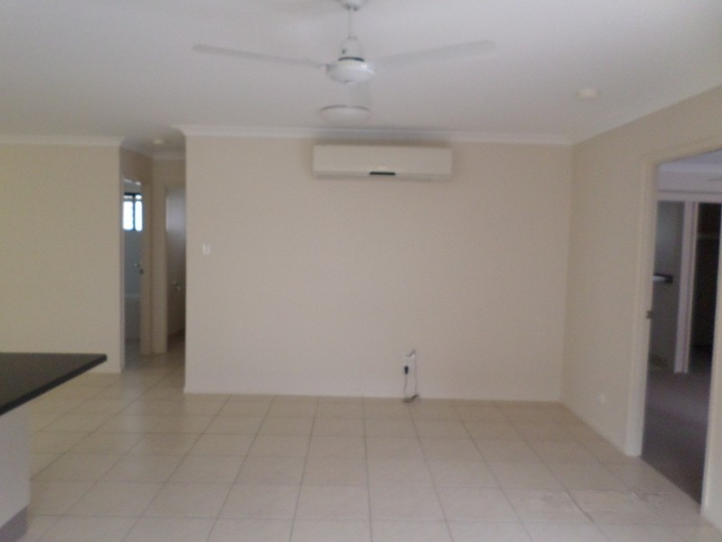 * Parklands Drive, Mount Louisa QLD 4814