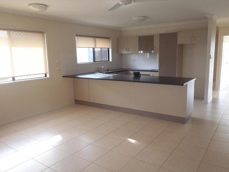 * Parklands Drive, Mount Louisa QLD 4814