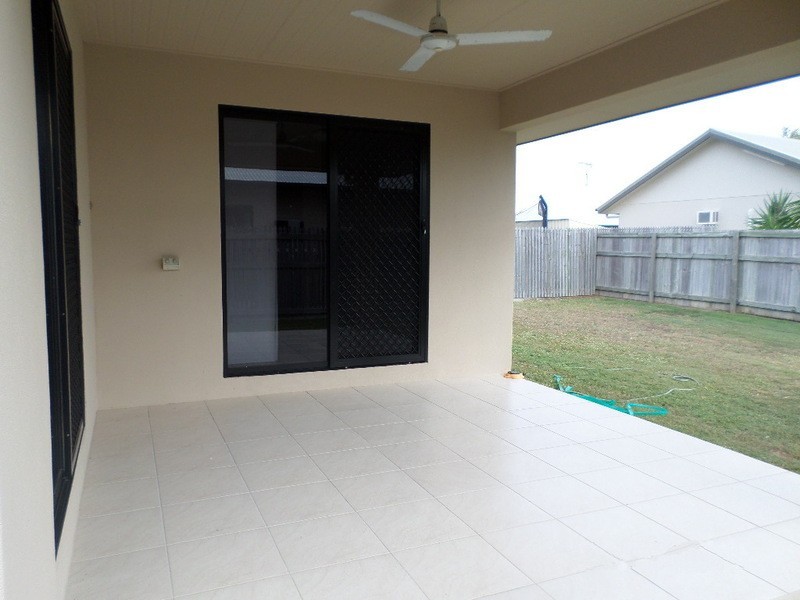 * Parklands Drive, Mount Louisa QLD 4814