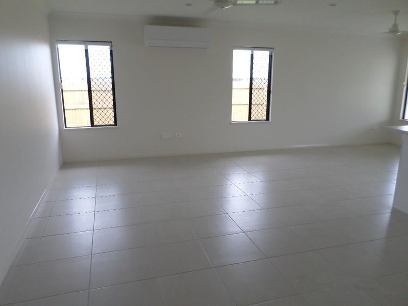 * Marblewood Circuit, Mount Low QLD 4818