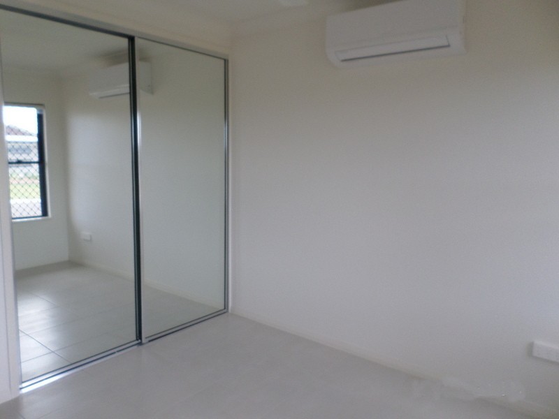 * Marblewood Circuit, Mount Low QLD 4818