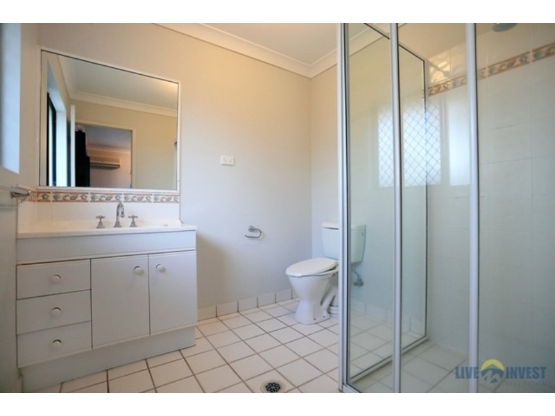 ** Greenwood Drive, Kirwan QLD 4817