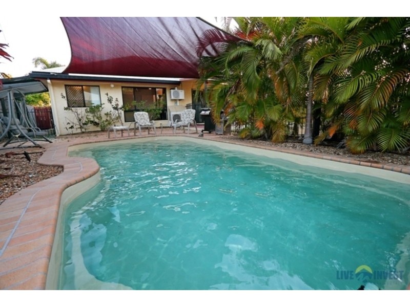 ** Greenwood Drive, Kirwan QLD 4817