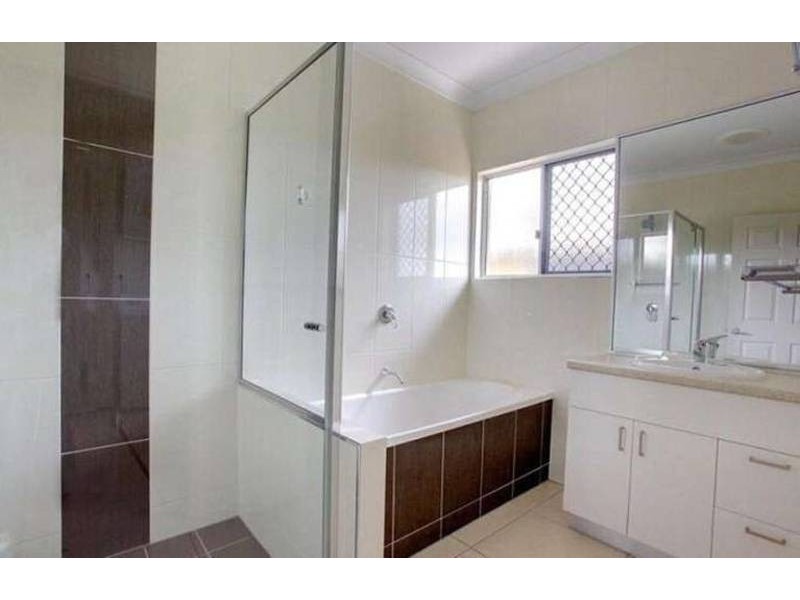 * Twinview Terrace, Idalia QLD 4811