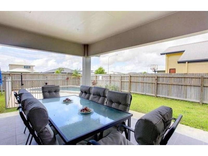 * Twinview Terrace, Idalia QLD 4811