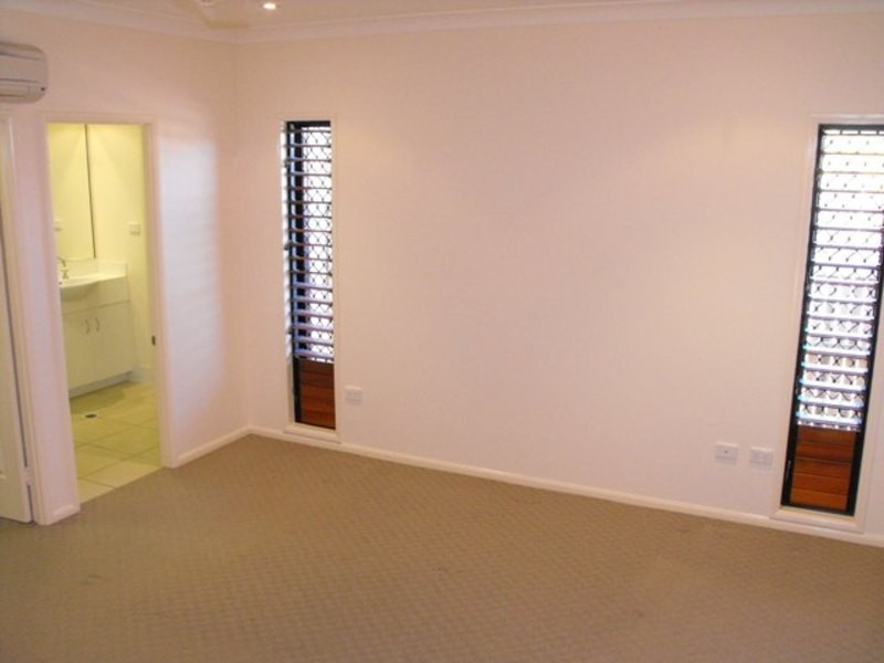 38  Greenview Drive, Mount Louisa QLD 4814