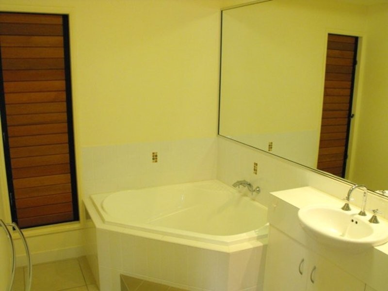 38  Greenview Drive, Mount Louisa QLD 4814