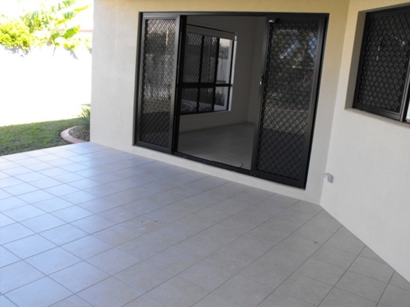 38  Greenview Drive, Mount Louisa QLD 4814