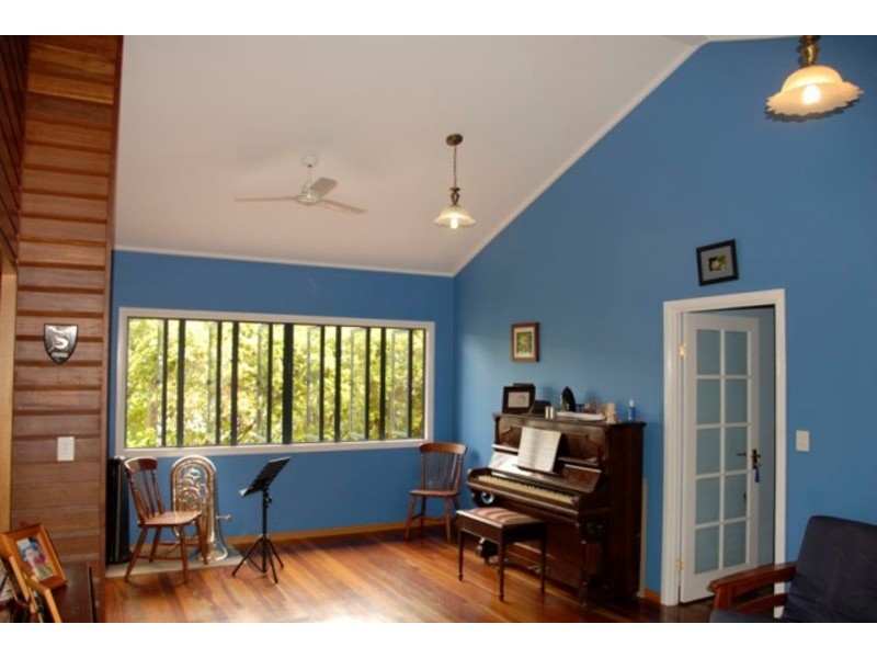 13 Whyte Street, Hermit Park QLD 4812