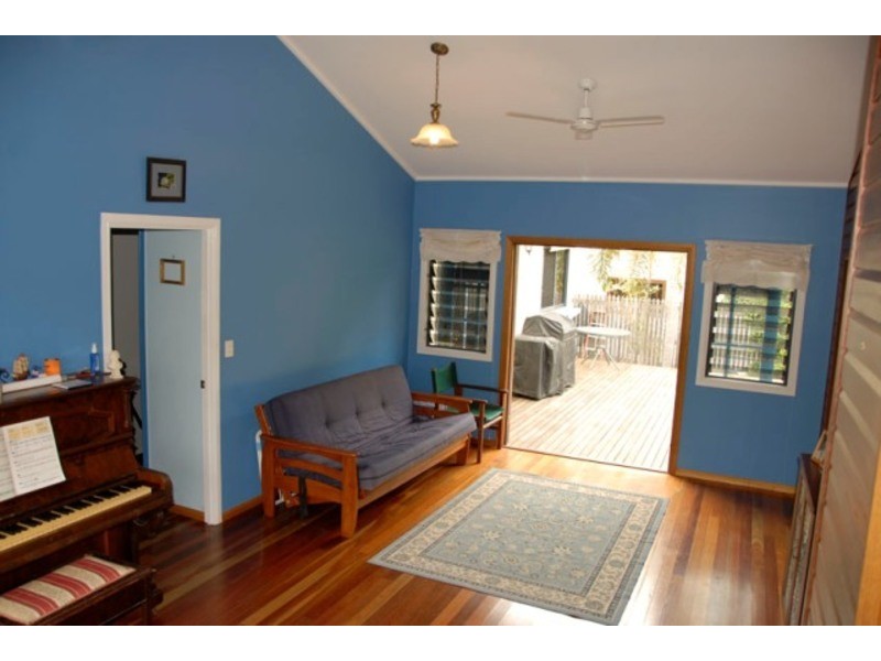 13 Whyte Street, Hermit Park QLD 4812