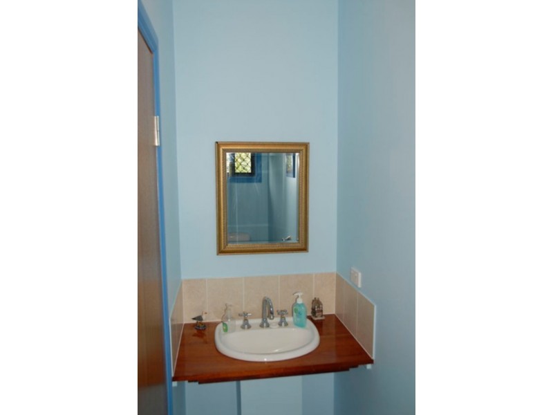 13 Whyte Street, Hermit Park QLD 4812