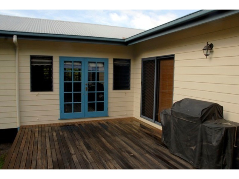 13 Whyte Street, Hermit Park QLD 4812