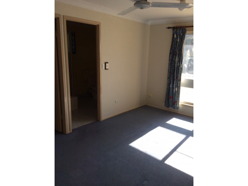 73 Cay Street, Saunders Beach QLD 4818