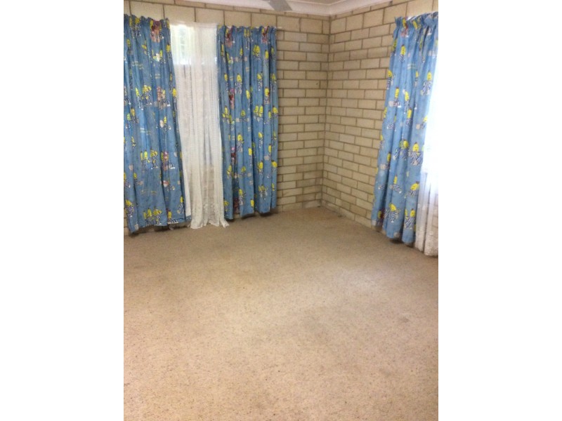 73 Cay Street, Saunders Beach QLD 4818