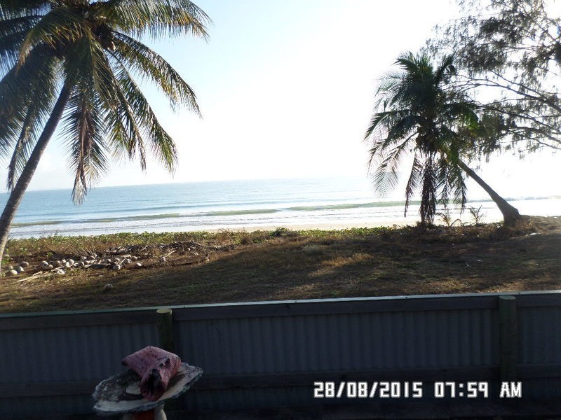 73 Cay Street, Saunders Beach QLD 4818