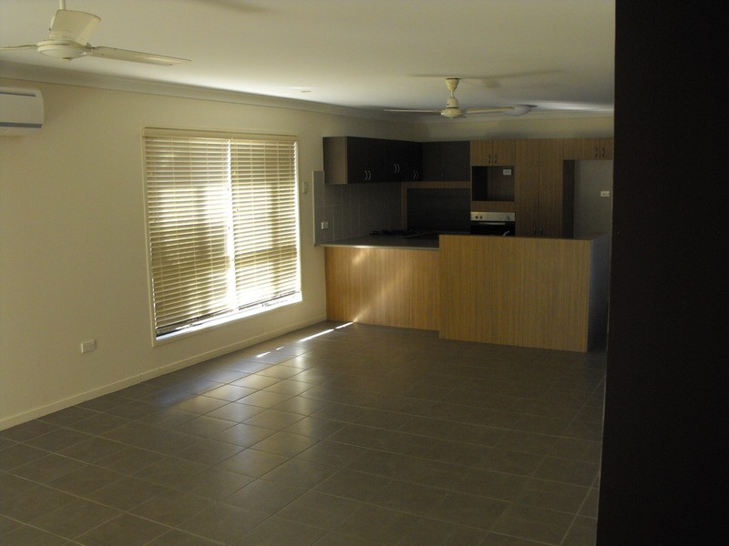19 Laurie Motti Parade, Kirwan QLD 4817
