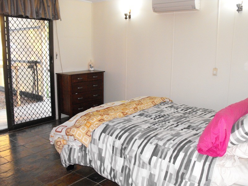 * Althaus Parade, Yabulu QLD 4818