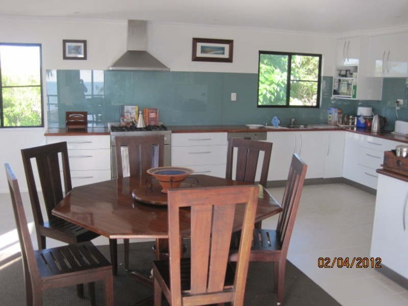 103 Cay Street, Saunders Beach QLD 4818