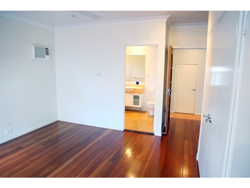 11 St Pauls Court, Mount Louisa QLD 4814