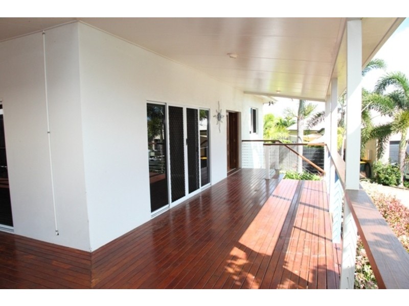 11 St Pauls Court, Mount Louisa QLD 4814