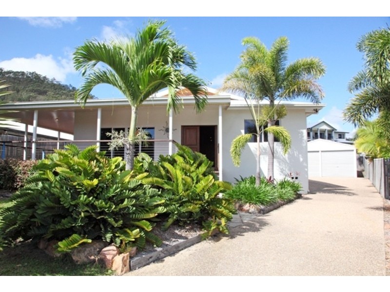 11 St Pauls Court, Mount Louisa QLD 4814