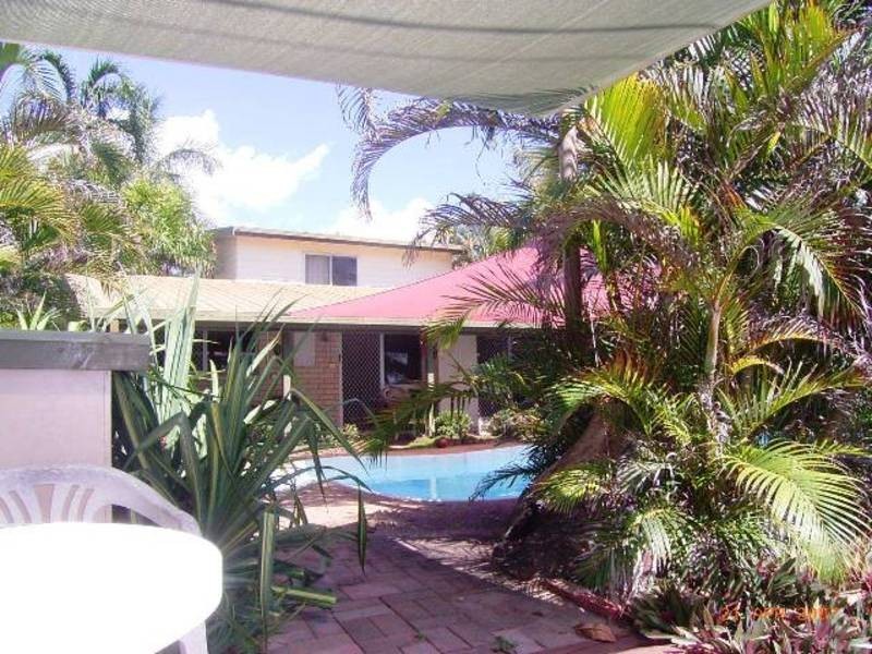 73 Cay Street, Saunders Beach QLD 4818