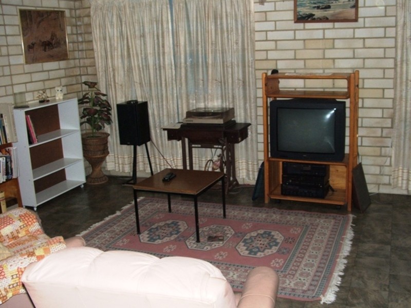 73 Cay Street, Saunders Beach QLD 4818