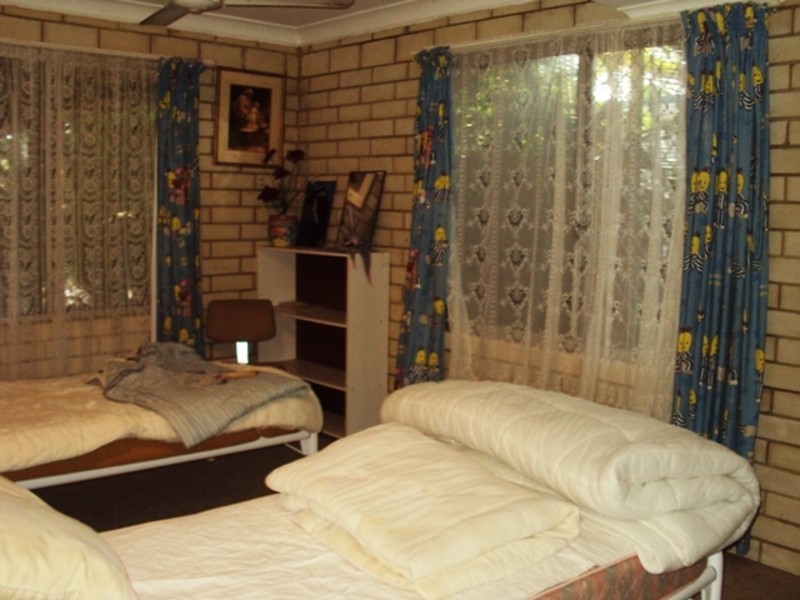 73 Cay Street, Saunders Beach QLD 4818