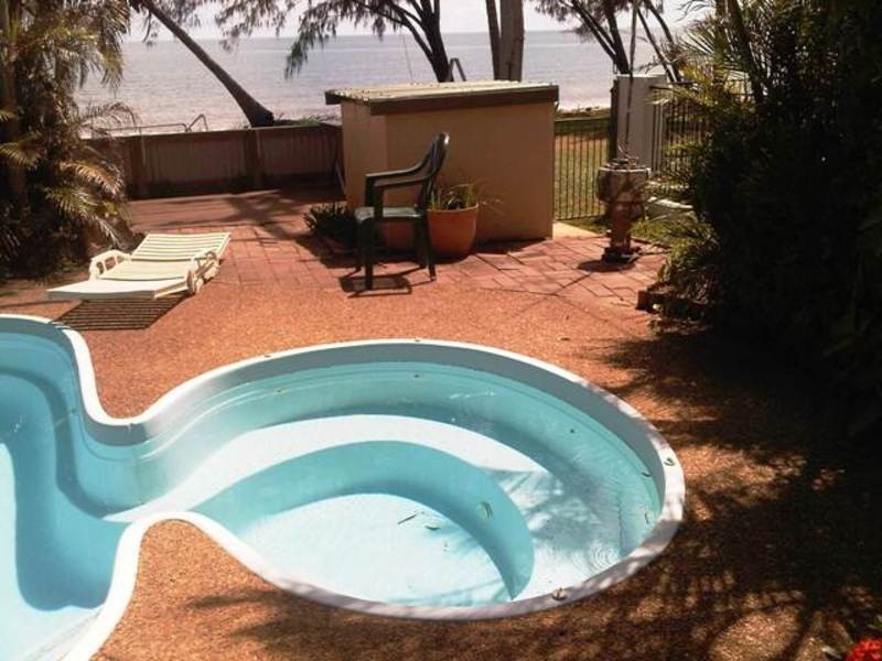 73 Cay Street, Saunders Beach QLD 4818