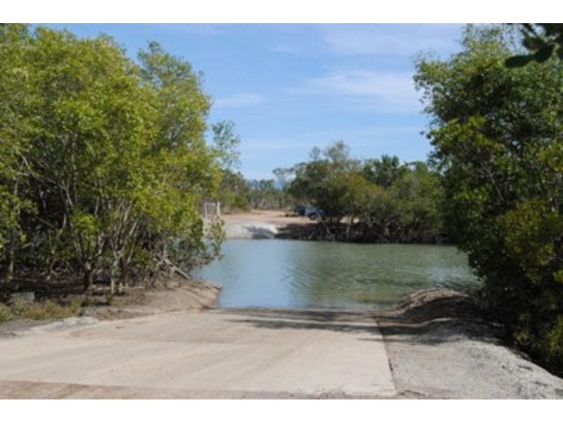 73 Cay Street, Saunders Beach QLD 4818