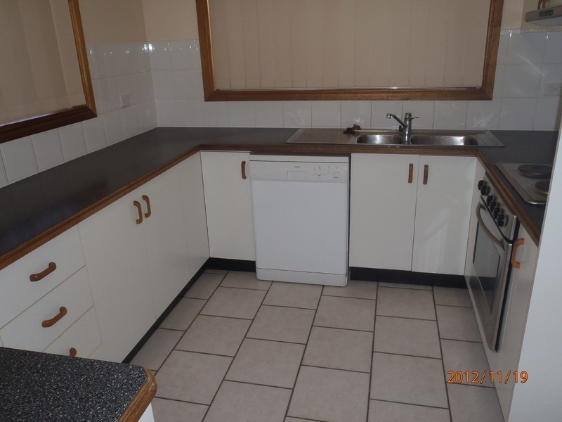 2/50 Latchford Street, Pimlico QLD 4812