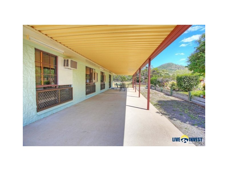 8 Brady Road, Oak Valley QLD 4811