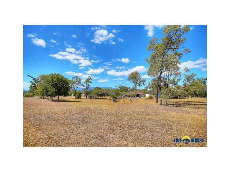 8 Brady Road, Oak Valley QLD 4811