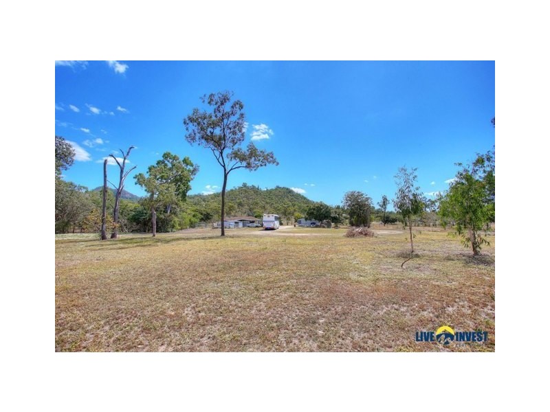 8 Brady Road, Oak Valley QLD 4811