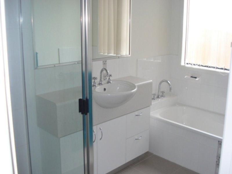 11 Helvellyn Street, Bushland Beach QLD 4818